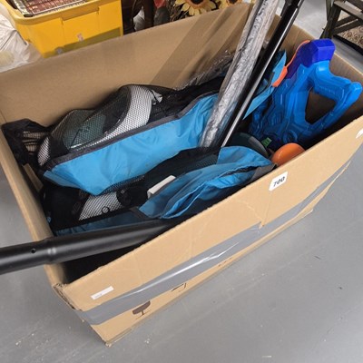Lot 700 - Snorkelling sets together with two waterpistols