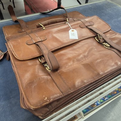 Lot 737 - A leather brief case
