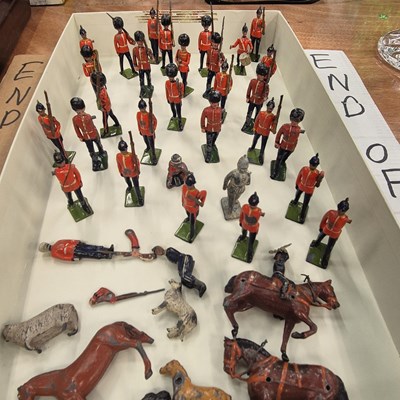 Lot 740 - A collection of lead guardsmen soldiers