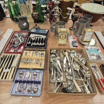 Lot 743 - Boxed and loose electroplate cutlery, four...