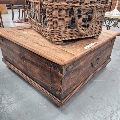 Lot 187 - A large hardwood coffee table H 46 W 95 D 95cm