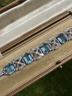 Lot 1159 - An Art Deco platinum, aquamarine and diamond...
