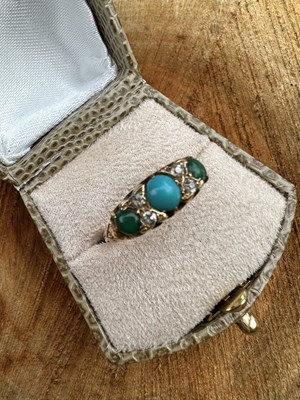 Lot 1171 - A Victorian 18ct gold five-stone ring,...