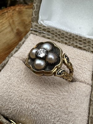 Lot 1053 - A 19th century 18ct hallmarked gold mourning...
