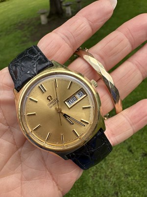Lot 1206 - A vintage 1970s Omega De Ville quartz...