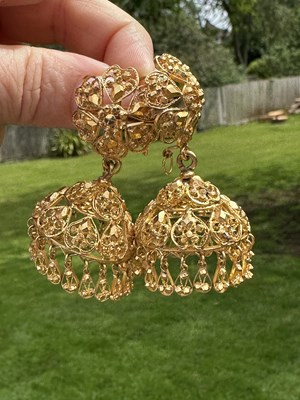 Lot 1249 - A pair of fine Indian bright-cut yellow gold...