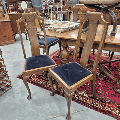 Lot 222 - A set of nine early 20th century oak splat...