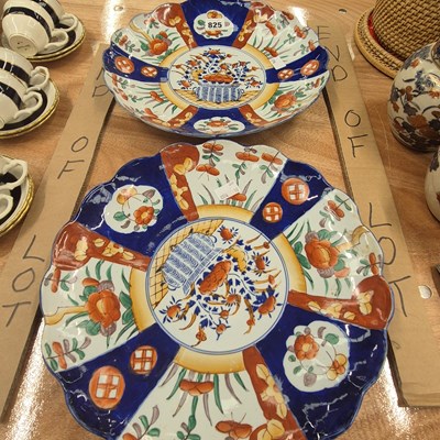 Lot 825 - A pair of Japanese Imari dishes
