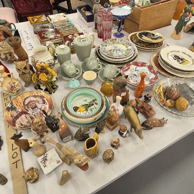 Lot 854 - A collection of animal figurines, decorative...
