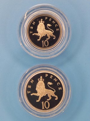 Lot 2912 - Royal Mint - 1992 Silver Proof fifty pence 2...