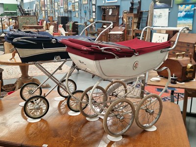 Lot 130 - A small vintage Silver Cross coach sprung...