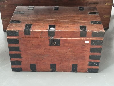 Lot 132 - A small pine and metal trunk
