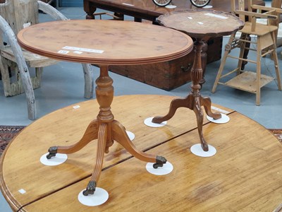 Lot 146 - A 20th century burr elm side table, the oval...