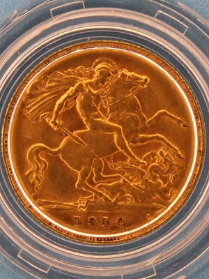 Lot 2811 - A 22ct gold half sovereign dated 1910,...