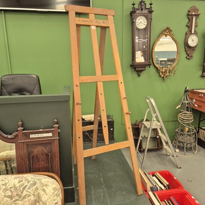 Lot 318 - A large vintage beech artist's easel H 180cm...