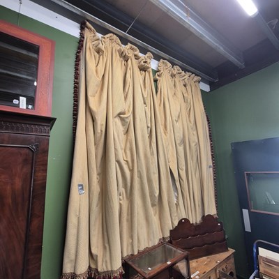Lot 379 - A pair of lined and interlined pale gold...