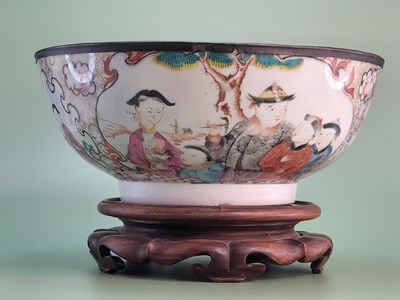 Lot 1826 - A Chinese mandarin palette bowl, circa 1800...