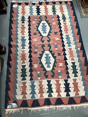 Lot 424 - A decorative kelim rug 173 × 113cm