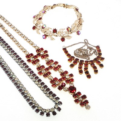 Lot 27 - A collection of vintage and later costume...