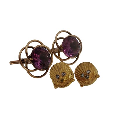 Lot 40 - A pair of unhallmarked 14ct gold cufflinks,...