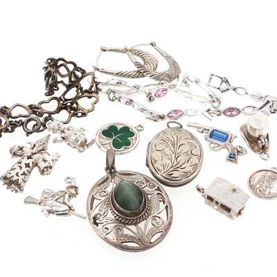 Lot 74 - A collection of silver and costume jewellery...