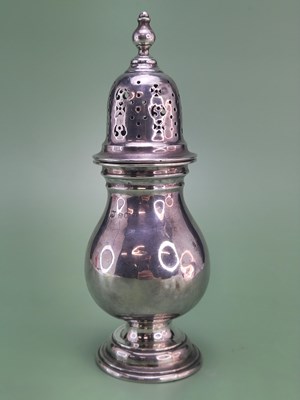 Lot 127 - A large hallmarked silver sugar caster, 118.5g