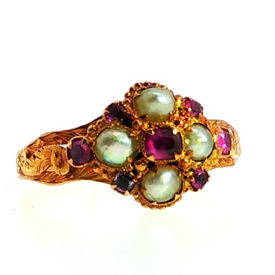 Lot 101 - An antique 15ct hallmarked gold amethyst and...
