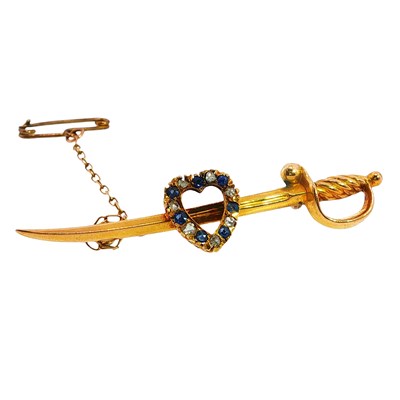 Lot 105 - An antique 15ct gold sapphire and diamond...