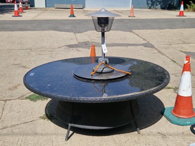 Lot 483 - A gas-fuelled garden table heater H 83 Ø 55cm