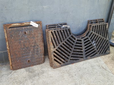Lot 487 - Two sets of decorative iron tree grates,...