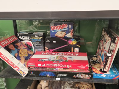 Lot 530 - A collection of boxed board games