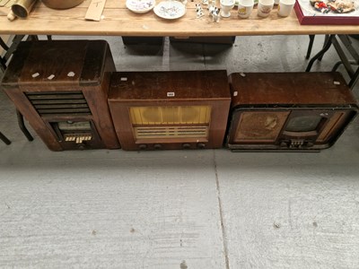 Lot 582 - Three various vintage radios
