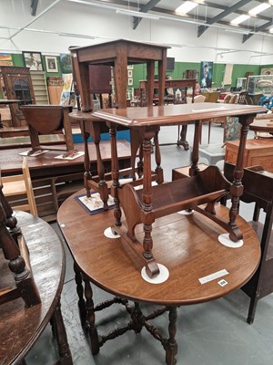 Lot 358 - A 20th century oak gateleg table on turned...