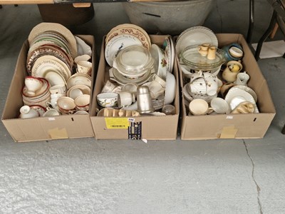 Lot 596 - Miscellaneous tea wares, decorative and useful...