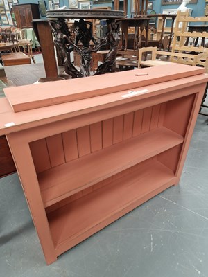 Lot 364 - A chalk painted pine bookcase H 91 W 120 D 30cm