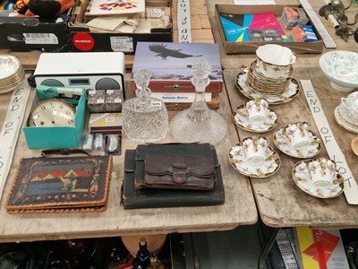 Lot 625 - Leather handbags and writing cases, two...