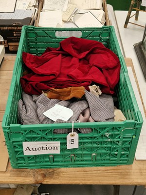 Lot 631 - A selection of children's clothing