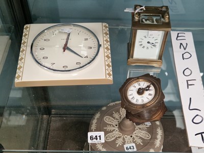 Lot 641 - A carriage timepiece, a wall clock, and an...