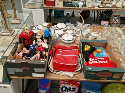 Lot 696 - Film and TV related bags and clothing,...