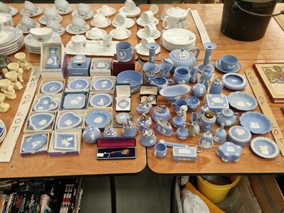 Lot 750 - A collection of Wedgwood blue jasper wares