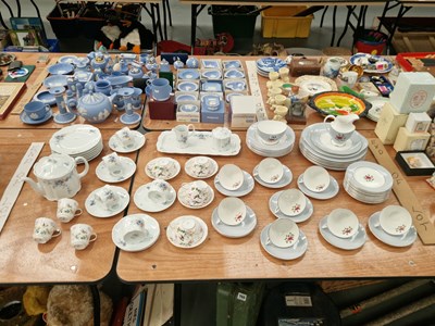 Lot 764 - Doulton 'Chateau Rose', Rosenthal 'Classic...