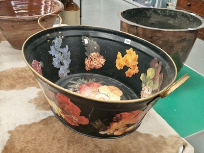 Lot 799 - A flower decorated bargeware two handled tub