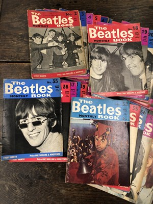 Lot 2974 - 'The Beatles Book' fan club magazines; 68...