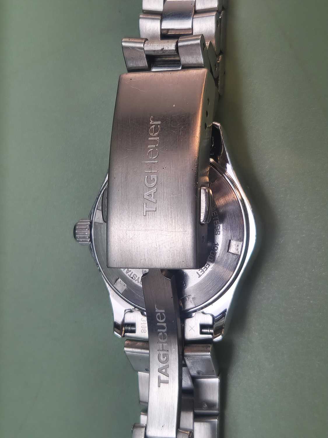 Lot 320 - A TAG Heuer aquaracer stainless steel ladies
